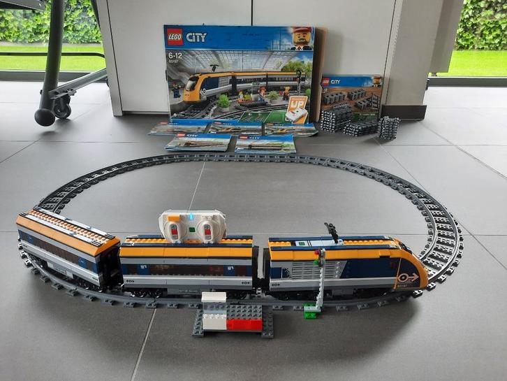 Lego City 60197 Passagierstrein + Rechte en Gebogen rails, Kinderen en Baby's, Speelgoed | Duplo en Lego, Zo goed als nieuw, Lego