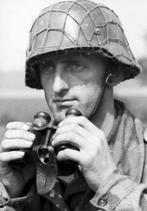 wo2 originele Duitse dienstglas  flap 1940 verrekijker, Verzamelen, Militaria | Tweede Wereldoorlog, Overige typen, Ophalen of Verzenden