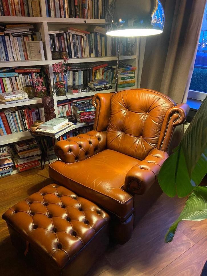 Chesterfield met bijpassende hocker, Antiek en Kunst, Antiek | Meubels | Stoelen en Sofa's, Ophalen