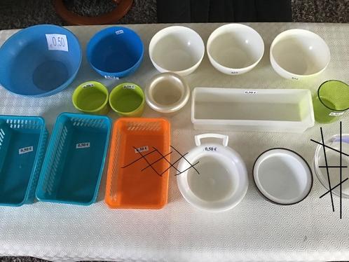 16 plastieken kommen en/of schaaltjes aan 0,50 euro, Huis en Inrichting, Keuken | Tupperware, Zo goed als nieuw, Ophalen of Verzenden