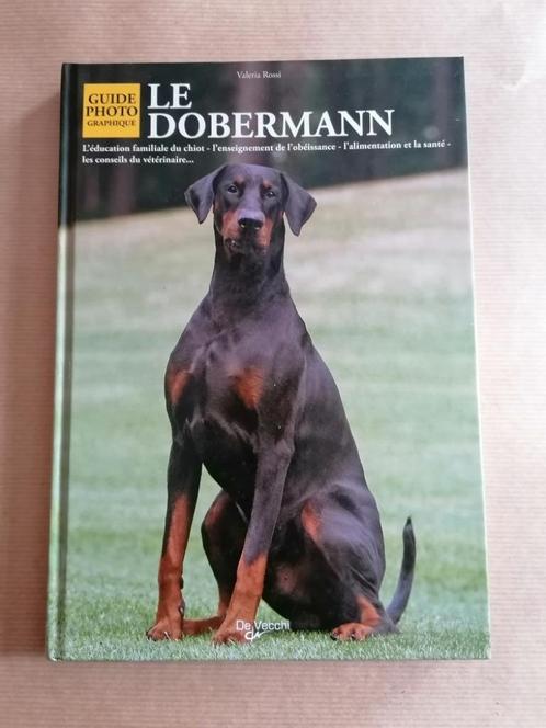 Le Dobermann -  guide photographique De Valeria Rossi, Boeken, Overige Boeken, Gelezen, Ophalen of Verzenden