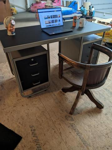 Bureau metaal industrieel VINTAGE beschikbaar voor biedingen