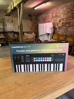 Launchkey 37 novation, Muziek en Instrumenten, Midi-apparatuur, Ophalen, Zo goed als nieuw