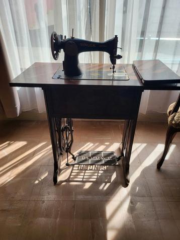 Machine a coudre, Antiek en Kunst, Antiek | Naaimachines, Ophalen of Verzenden