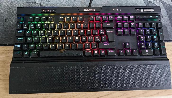 Corsair K70 RGB Pro + Razer Viper Ultimate Wireless muis, Informatique & Logiciels, Claviers, Utilisé, Azerty, Filaire, Clavier gamer