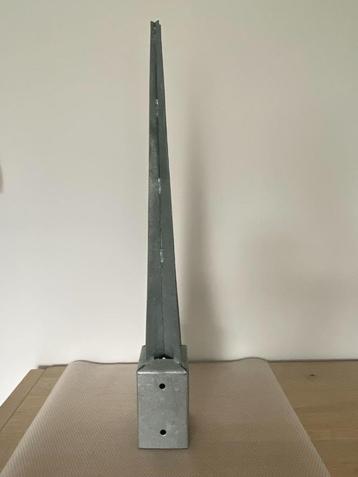 Paalhouder punt 9x9x75 cm beschikbaar voor biedingen