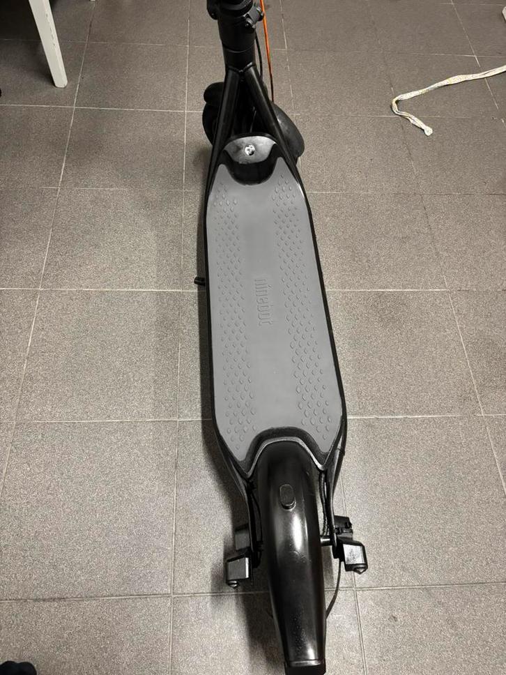 Segway Ninebot F65i Electric Scooter Silver, Fietsen en Brommers, Steps, Nieuw, Elektrische step (E-scooter), Ophalen of Verzenden