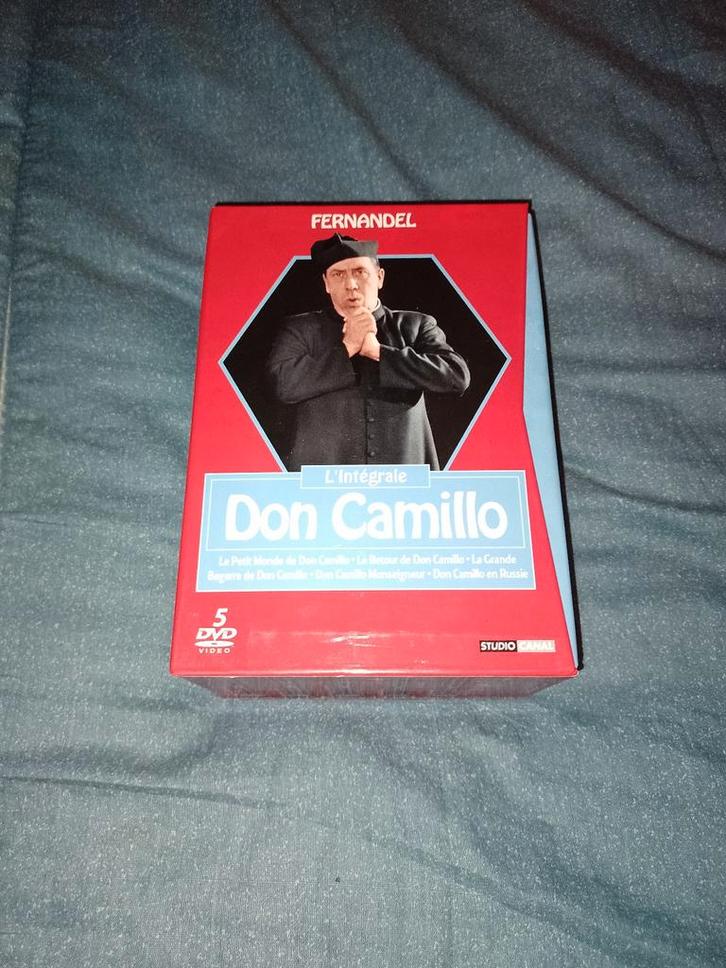A vendre en coffret DVD l'intégral de Don Camillo Fernandel, CD & DVD, DVD | Comédie, Comme neuf, Comédie d'action, Coffret, Tous les âges
