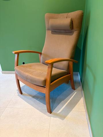 Vintage Chaise longue met bijpassende poef beschikbaar voor biedingen