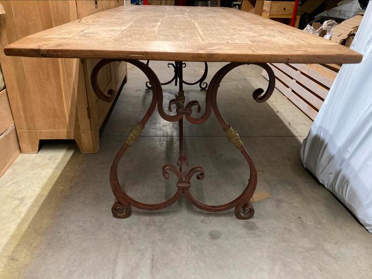 Eikenhouten tafel 2,4x1m voor 8 personen met 2 banken., Huis en Inrichting, Tafels | Eettafels, Gebruikt, Vijf personen of meer