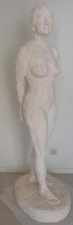 MARIA VAN DER LAAR / NAAKTE VROUW / SCULPTUUR GIPS / H=167cm, Antiek en Kunst, Kunst | Beelden en Houtsnijwerken, Ophalen