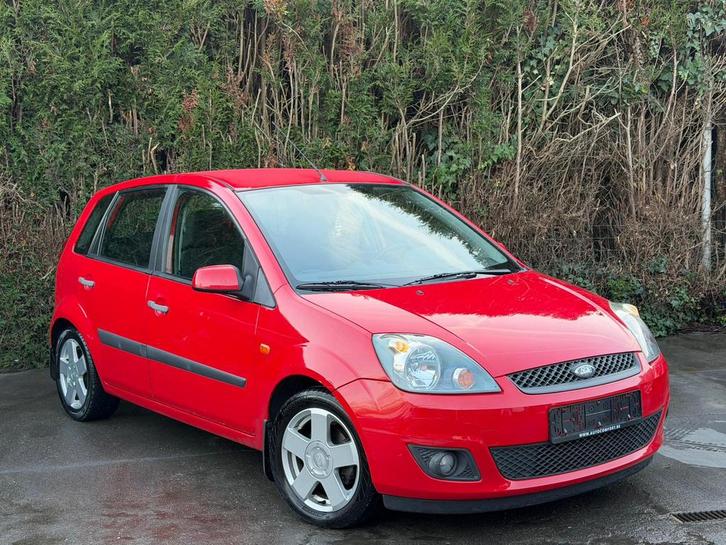 Ford fiesta 5 deurs airco 1800€ met keuring voor verkoop, Auto's, Ford, Bedrijf, Te koop, Fiësta, Benzine, Ophalen