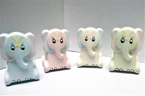Bedankje - Set 4 olifantjes in 4 kleuren - prijs per set, Enfants & Bébés, Cadeaux d'accouchement & Assiettes de naissance, Neuf