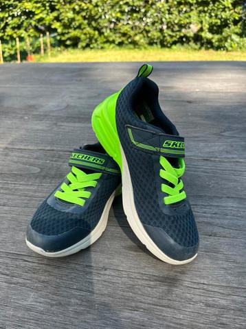 Skechers groen fluo beschikbaar voor biedingen