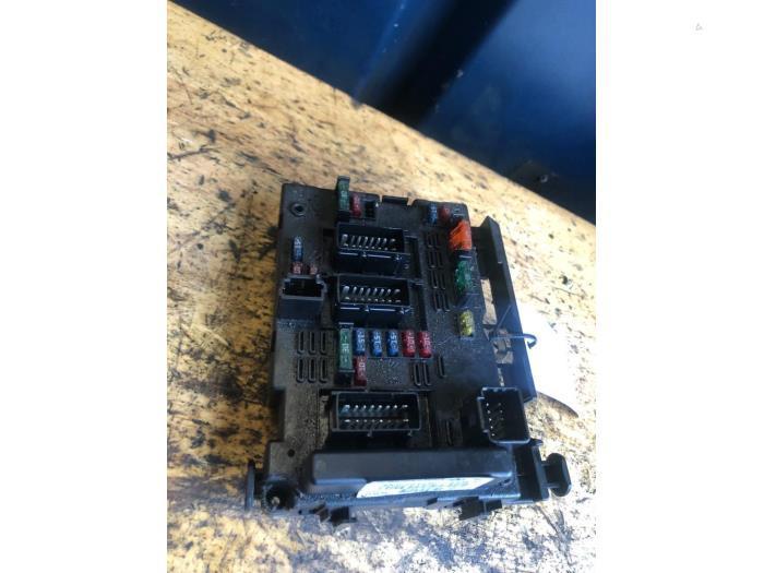 Zekeringkast van een Peugeot 307, Auto-onderdelen, Elektronica en Kabels, Peugeot, Gebruikt, 3 maanden garantie, Ophalen of Verzenden