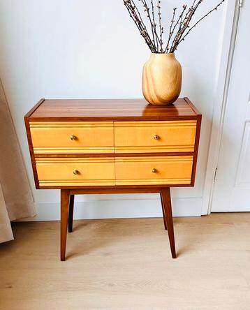 Prachtige vintage ladekast beschikbaar voor biedingen