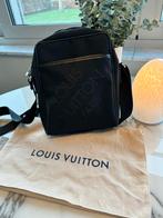 Louis Vuitton schoudertas, Handtassen en Accessoires, Tassen | Schoudertassen, Ophalen, Zwart