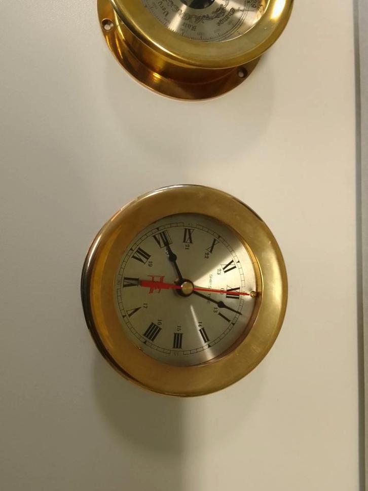 Mooie klok barometer en hydro meter prijs 33 euro cash betal, Audio, Tv en Foto, Weerstations en Barometers, Barometer, Ophalen