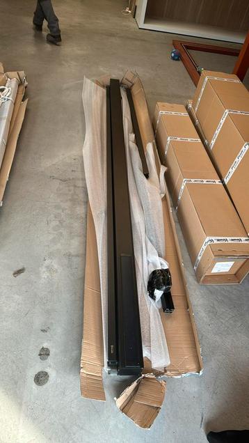 Screen stock  beschikbaar voor biedingen