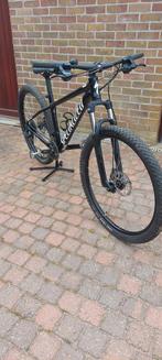 Mtb SPECIALIZED Rockhopper ( zwart) maat: M wielen 27,5, Fietsen en Brommers, Fietsen | Mountainbikes en ATB, Ophalen, Zo goed als nieuw