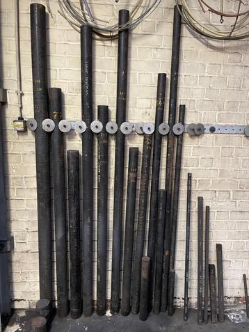 STAAL voor GEREEDSCHAPPEN Olie-hardend beschikbaar voor biedingen