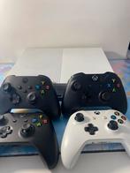 Xbox one 4 controllers, Games en Spelcomputers, Spelcomputers | Xbox One, Ophalen of Verzenden, Zo goed als nieuw, Met 3 controllers of meer