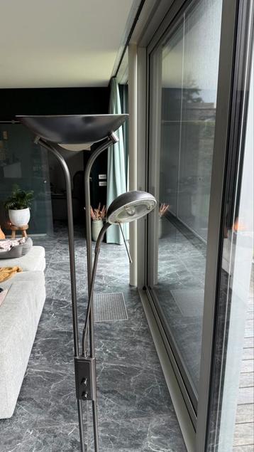 Staanlamp beschikbaar voor biedingen