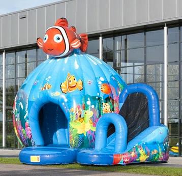 Te koop.luchtkussen springkasteel met glijbaan beschikbaar voor biedingen