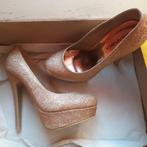 pumps 37, Kleding | Dames, Schoenen, Nieuw, Beige, Pumps, Verzenden