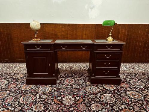 Klassiek Engels Chesterfield Bureau, Antiek en Kunst, Antiek | Kantoor en Zakelijk, Ophalen of Verzenden