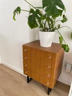 Vintage houten ladekast met ijzeren onderstel, Ophalen, Gebruikt, Vintage, 50 tot 100 cm