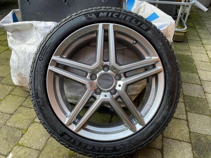 Winterbandenset Mercedes, Auto-onderdelen, Banden en Velgen, Banden en Velgen, Winterbanden, 18 inch, 225 mm, Personenwagen, Gebruikt