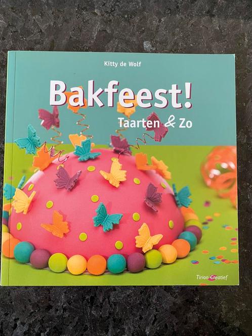 Kitty de Wolf - Bakfeest!, Boeken, Kookboeken, Nieuw, Ophalen of Verzenden