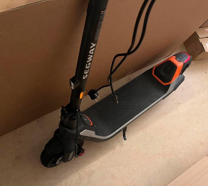 Trottinette Segway P65 comme neuve, Vélos & Vélomoteurs, Trottinettes, Comme neuf, Enlèvement