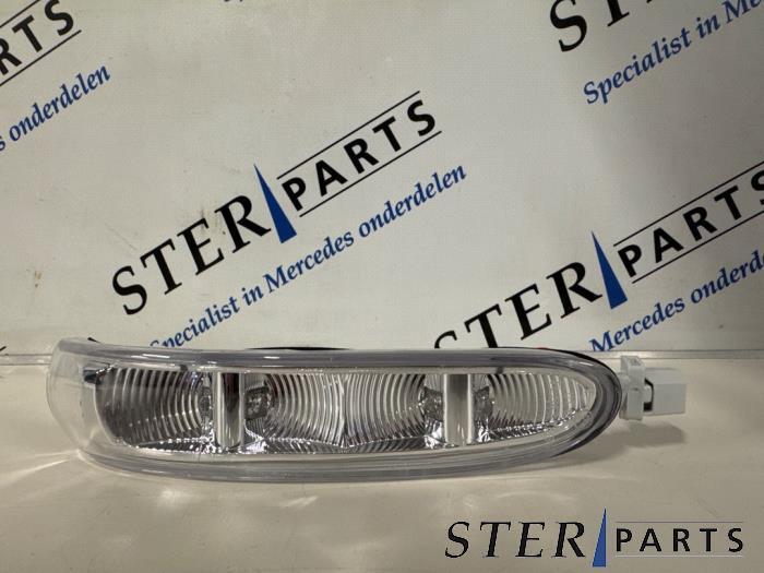 Feu clignotant de miroir gauche d'un Mercedes SL, Autos : Pièces & Accessoires, Éclairage, Mercedes-Benz, Neuf, 12 mois de garantie