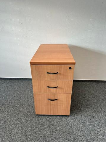 Lot mobilier dentreprise  beschikbaar voor biedingen