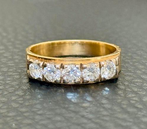 18 karaat gouden ring met 5 natuurlijke VS1 diamanten!, Handtassen en Accessoires, Ringen, Dame of Heer, 18 tot 19, Geel, Goud