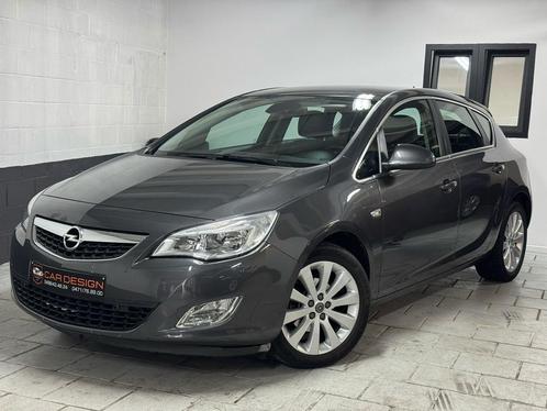 Opel astra 1.6i/2012/82.000km/ boîte automatique / carnet, Auto's, Opel, Bedrijf, Astra, Airbags, Airconditioning, Bluetooth, Centrale vergrendeling