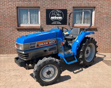 Miditractor Iseki GEAS 25 - 3cil - 4x4 - SERVO - powershift! beschikbaar voor biedingen