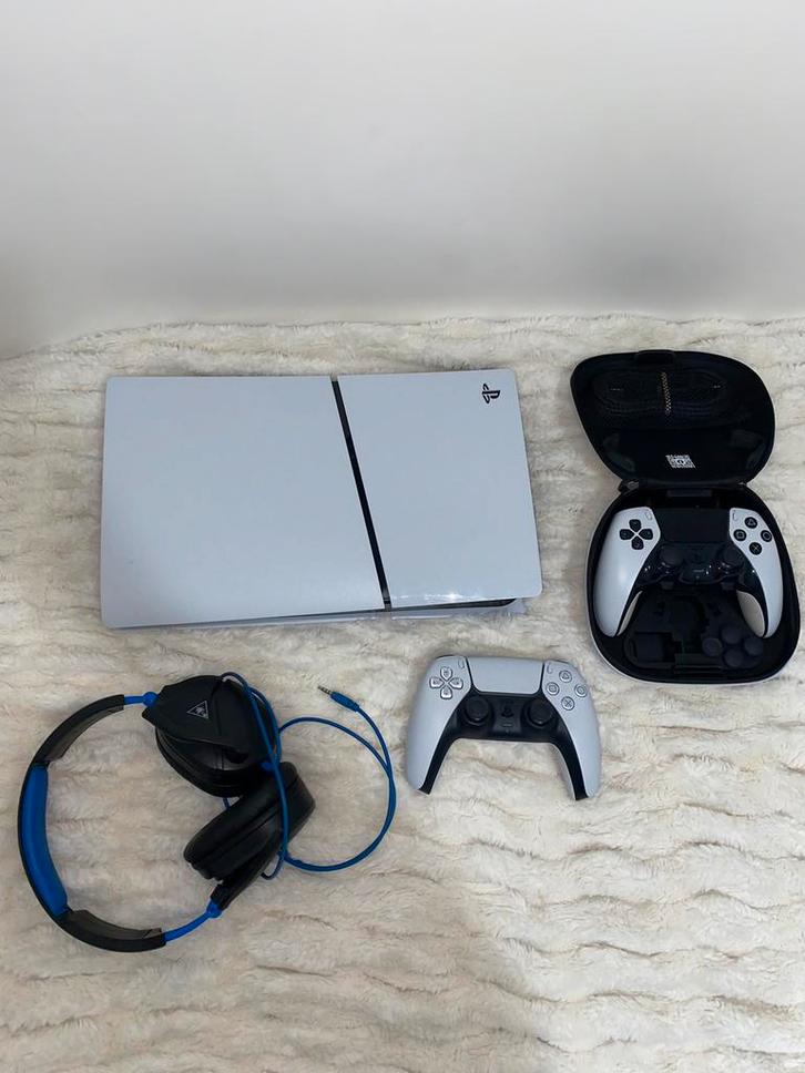 PS5 Slim Digital + 2 manettes (dont DualSense Edge) + casque, Games en Spelcomputers, Spelcomputers | Sony PlayStation 5, Zo goed als nieuw