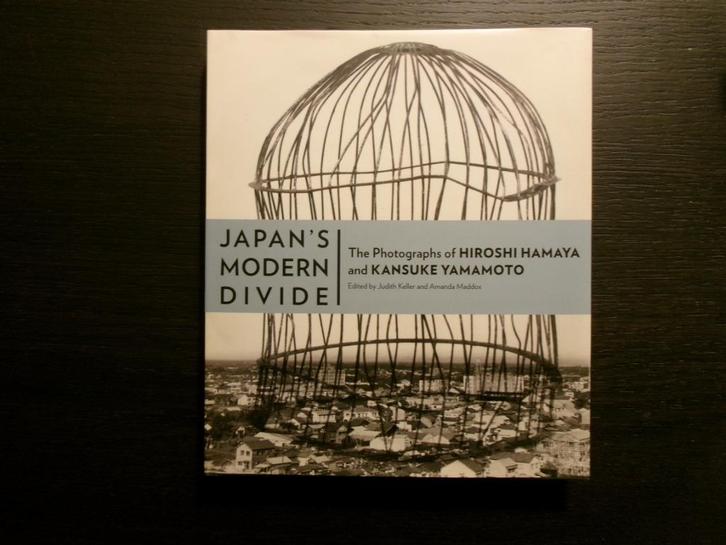 Japan's Modern Divide  -The photographs of Yamamoto/Hamaya-, Boeken, Kunst en Cultuur | Beeldend, Ophalen of Verzenden