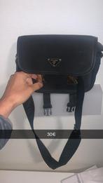 Prada tas in goede staat, Ophalen