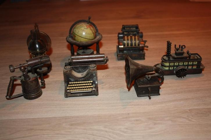 7 oude metalen puntenslijpers , made in Spain , merk PLay me, Verzamelen, Retro, Overige typen, Ophalen of Verzenden