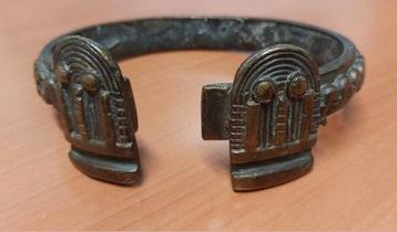Ancien Bracelet en Bronze Africain Tribal