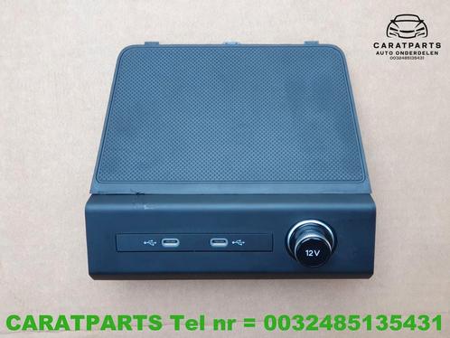 89A035736 Audi Q4 E Tron usb aansluiting Q4 dubbel USB bus, Auto-onderdelen, Elektronica en Kabels, Audi, Gebruikt