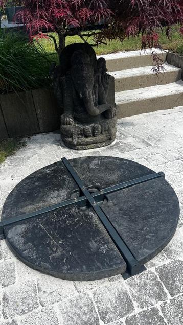 Dalles pour parasol avec pied beschikbaar voor biedingen