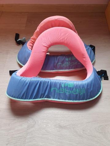 2 gilets de natation Nabaiji 15-25kg et 25-35kg beschikbaar voor biedingen
