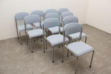 vintage sixties stoelen beschikbaar voor biedingen