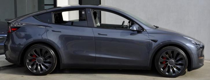 Tesla Model Y long range  - état de la salle d'exposition, Autos, Tesla, Particulier, Model Y, Caméra 360°, 4x4, ABS, Caméra de recul