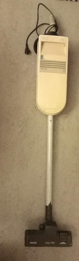PHILIPS 850 COMPACTE EASY ROLLER ELEKTRISCHE STEELSTOFZUIGER beschikbaar voor biedingen